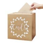 Enveloppendoos bruin met witte opdruk