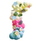 Hawaiian Tiki Balloon Arch met tropische bloemen en bladeren