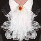 Wit kanten Jabot
