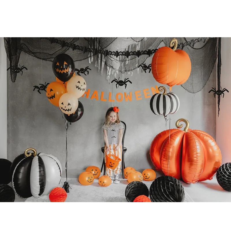 3D folieballon pompoen zwart-beige staand - 58 x 58 cm sfeerfoto 2 3D folieballon pompoen zwart-beige staand - 58 x 58 cm sfeerfoto 2