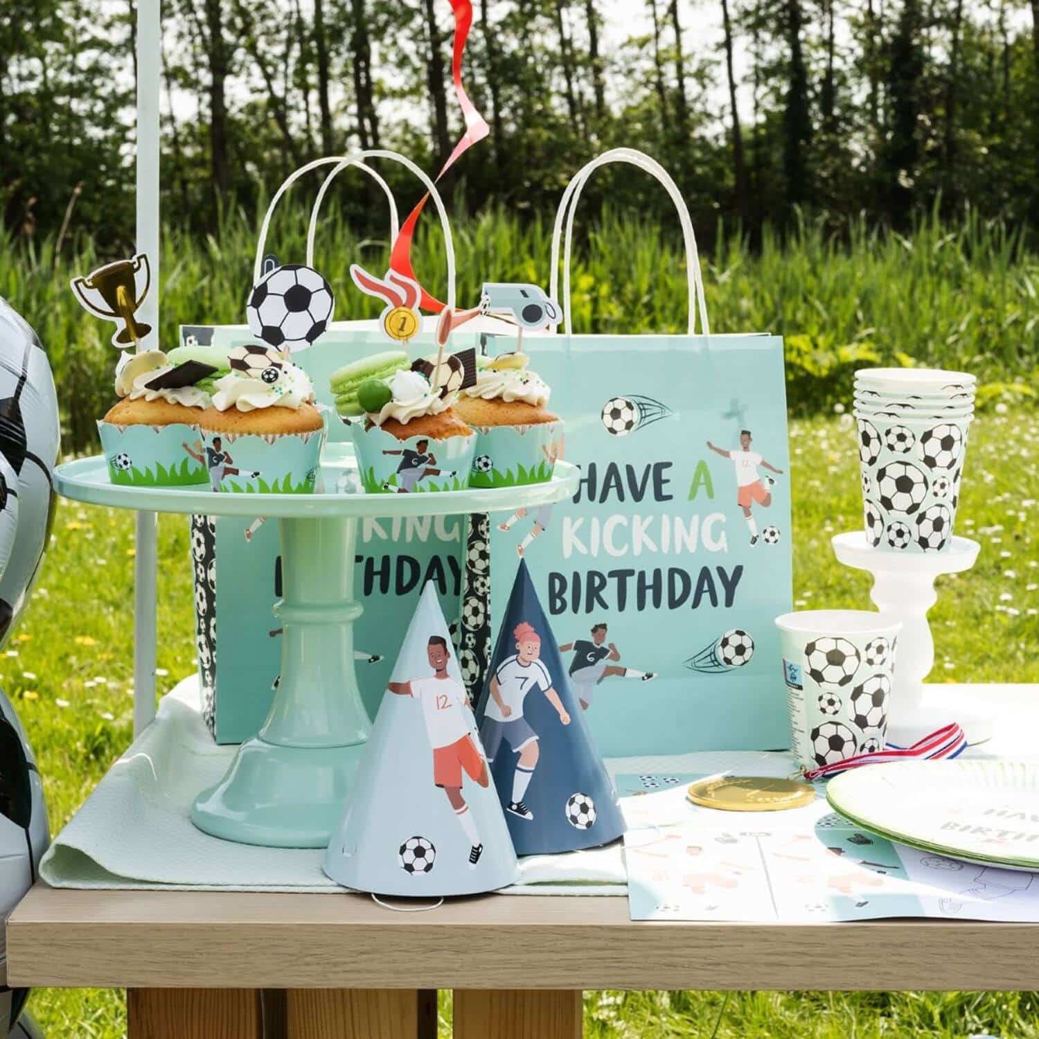Cupcake decoratie set - fantastic football - 6 stuks Cupcake decoratie set - fantastic football - 6 stuks